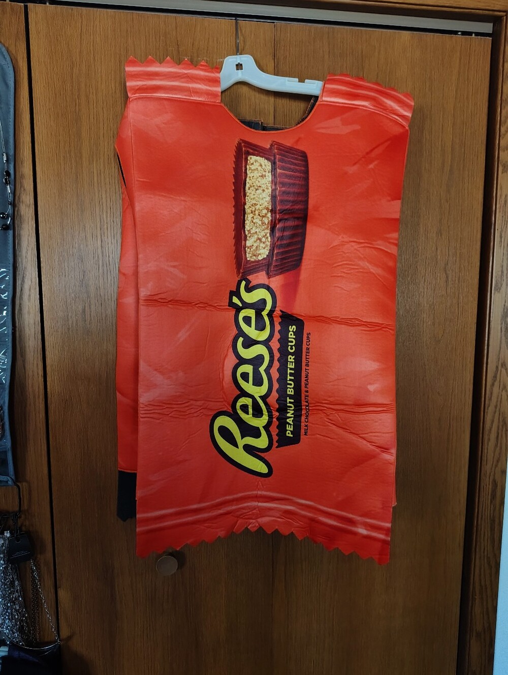 Hersheys Reeses Peanut Butter Cup Costume For Adults Unisex Fits Sizes S To XL